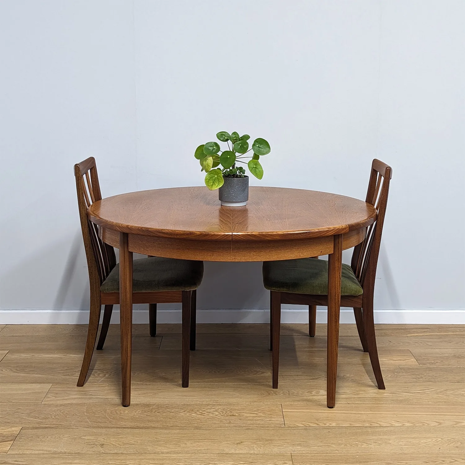 G plan round table and chairs hotsell