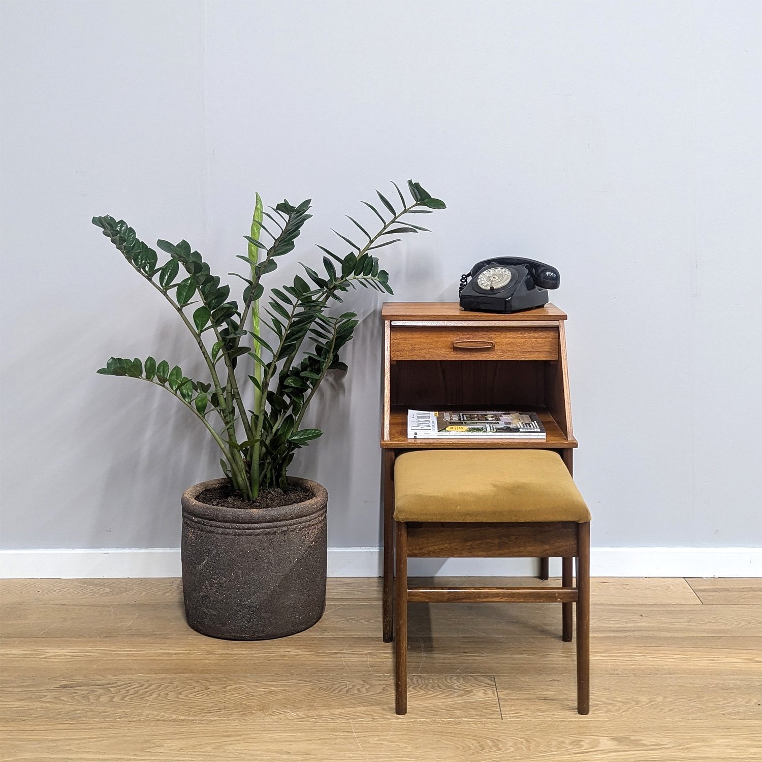 Chippy Heath furniture チッピーヒースファニチャー テレフォン