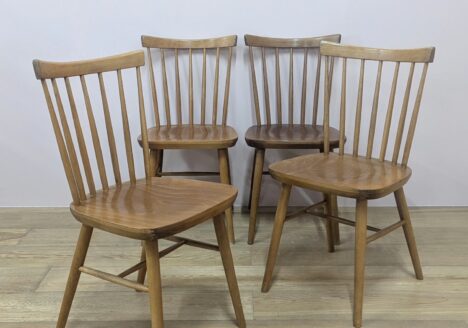 Super set of four vintage spindle back dining kitchen chairs in elm and beech. Very similar to Ercol