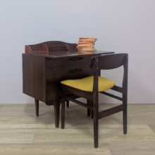 Rare Midcentury 1960s Metamorphic Desk / Chest of Drawers by Jentique A rare & special find, a metamorphic chest of drawers that cleverly converts to a desk. Fantastic original condition