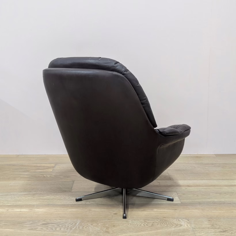 S702-4